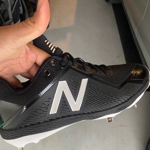 New Balance baseball metal cleats model L4040BK4